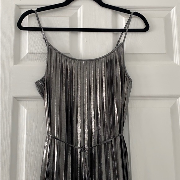 Banana Republic Accordion Maxi Dress - Picture 3 of 5